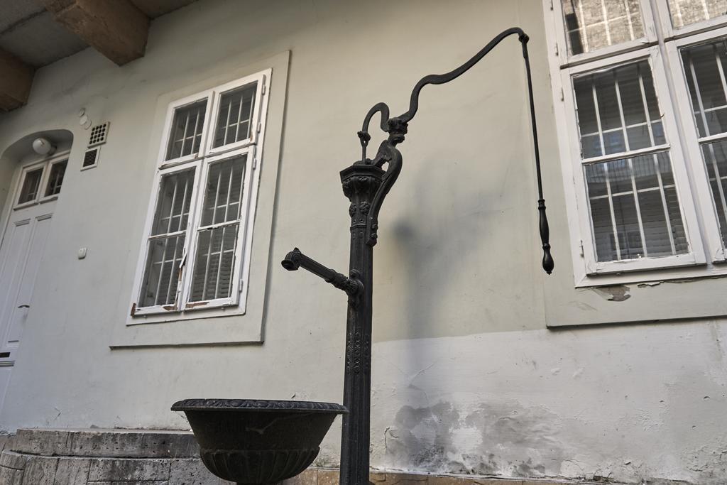 Karolyi Garden | Hostaid Daire Budapeşte Dış mekan fotoğraf